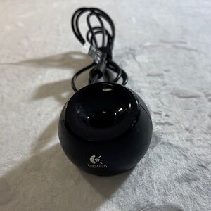 Logitech quick cam charging base